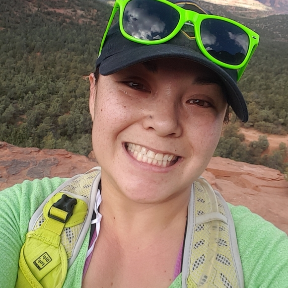 Meet your Posher, April - Picture 2 of 4